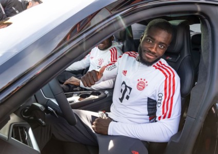 FC Bayerns Dayot Upamecano during the vehicle handover at Säbener Straße.