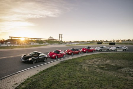 Od lewej: 911 Carrera 4 Millennium (996), 911 GT3 (996), 911 Carrera 4 Cabriolet (996), 911 Targa (996), 911 Turbo S Coupé (996), 911 GT1 wersja drogowa