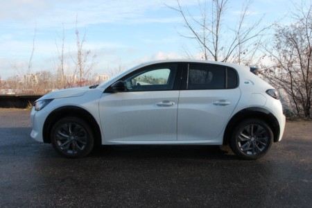 Peugeot e208 - fot. Lesław Sagan