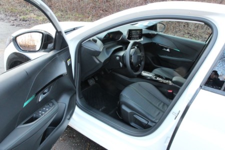 Peugeot e208 - fot. Lesław Sagan