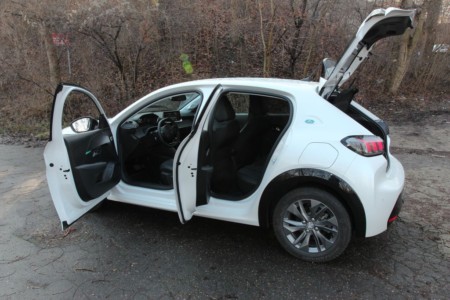 Peugeot e208 - fot. Lesław Sagan