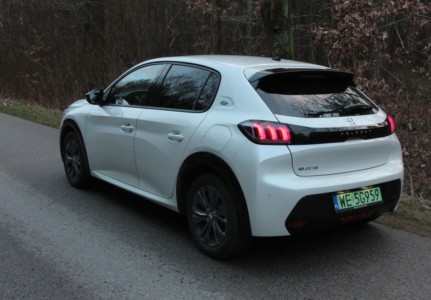 Peugeot e208 - fot. Lesław Sagan