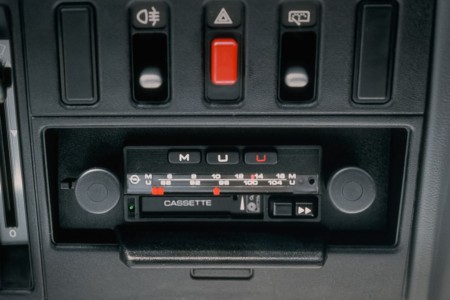 Opel-Kassettenradio im Kadett D, 1979