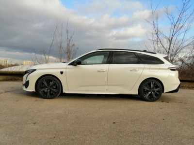 Peugeot 308 SW 225 Plug-in-hybrid e-EAT8 GT - fot. Lesław Sagan