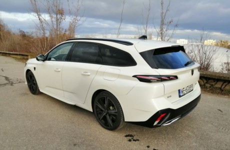 Peugeot 308 SW 225 Plug-in-hybrid e-EAT8 GT - fot. Lesław Sagan