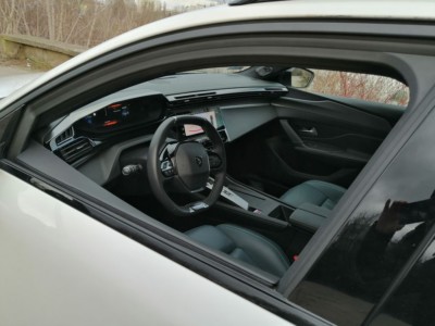 Peugeot 308 SW 225 Plug-in-hybrid e-EAT8 GT - fot. Lesław Sagan