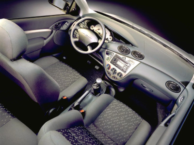 Ford Focus (1999-2001).