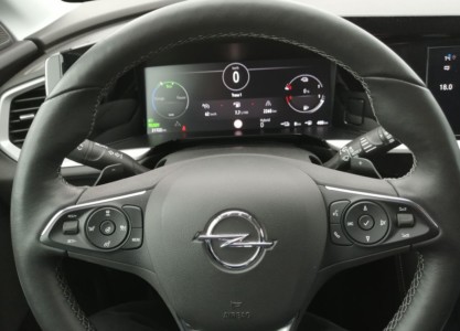 Opel Grandland 1.6 Turbo 224 KM A8 Plug-in-Hybrid - Fot. Lesław Sagan