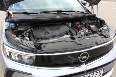 Opel Grandland 1.6 Turbo 224 KM A8 Plug-in-Hybrid - Fot. Lesław Sagan