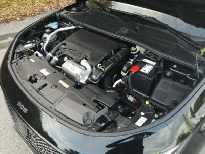 Peugeot 308 GT PureTech 130 EAT8 - fot. Lesław Sagan