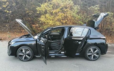 Peugeot 308 GT PureTech 130 EAT8 - fot. Lesław Sagan