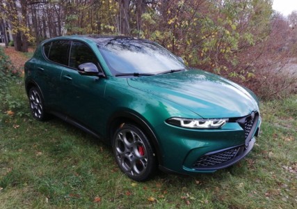 Alfa Romeo Tonale PHEV Q4 280 KM AT6 Montreal Green - fot. Lesław Sagan