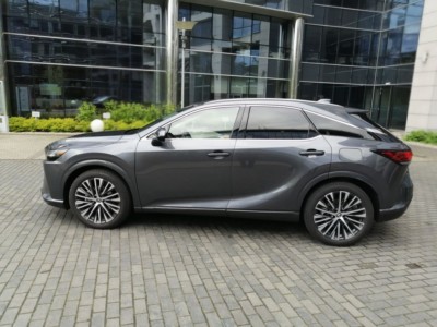 Lexus RX 450h+- fot. Lesław Sagan