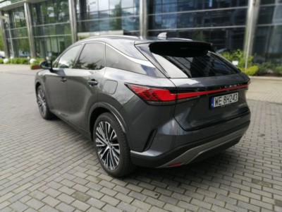 Lexus RX 450h+- fot. Lesław Sagan