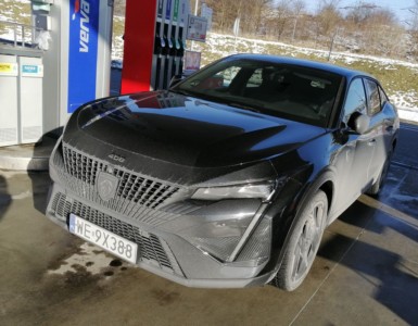 Peugeot 408 GT Hybrid 225 KM EAT8 - fot. Lesław Sagan