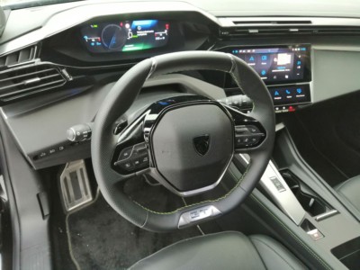 Peugeot 408 GT Hybrid 225 KM EAT8 - fot. Lesław Sagan