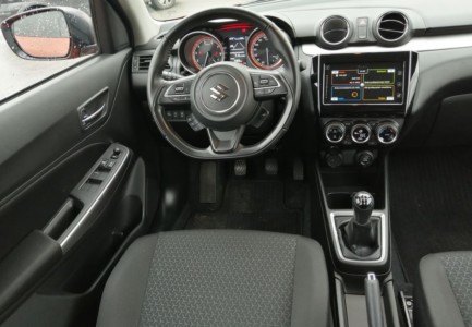 Suzuki Swift 1.2 DualJet mild Hybrid 2WD 5MT Elegance - Fot. Lesław Sagan