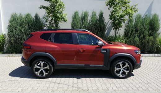 Dacia Duster Journey Hybrid 140 - fot. Lesław Sagan