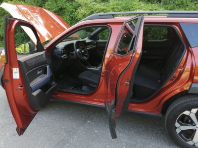 Dacia Duster Journey Hybrid 140 - fot. Lesław Sagan