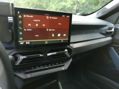 Dacia Duster Journey Hybrid 140 - fot. Lesław Sagan