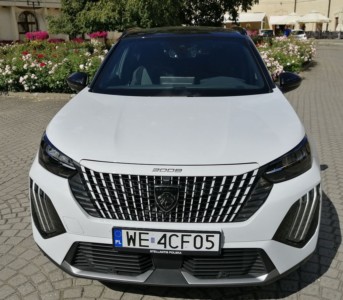 Peugeot 2008 GT PureTech 130 EAT8 - fot. Lesław Sagan