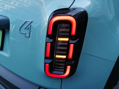 Renault 4 E-Tech Electric -