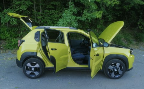 Fiat Grande Panda Hybrid 1.2 110 KM eDCT / 6 - fot. Lesław Sagan