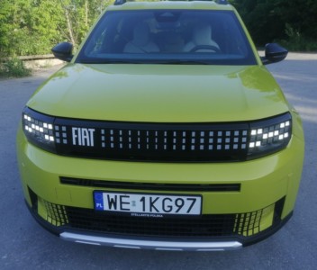Fiat Grande Panda Hybrid 1.2 110 KM eDCT / 6 - fot. Lesław Sagan